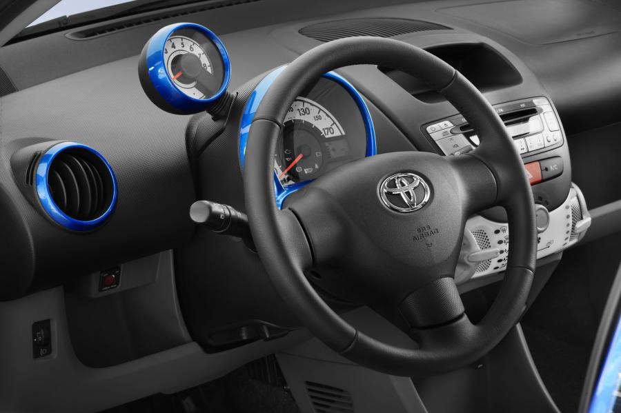  Toyota Aygo 2009 года  (фото 17 из 37)
